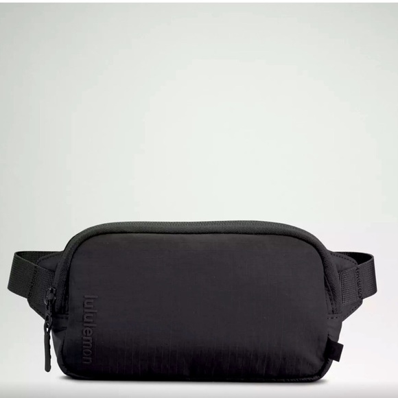 lululemon athletica Accessories - Lululemon | mini belt bag | black